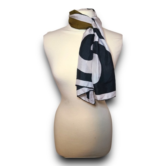 (2) VERA NEUMANN SILK SCARVES! - Picture 7 of 13
